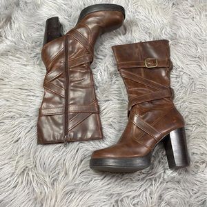 SKECHERS PLATFORM BOOTS SIZE 9